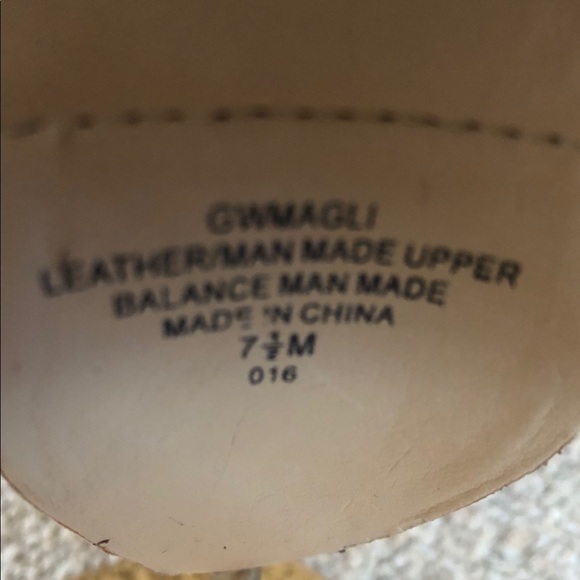 Guess Tan Slingback Wedges w/Gold Accents, 7.5M - Picture 6 of 8